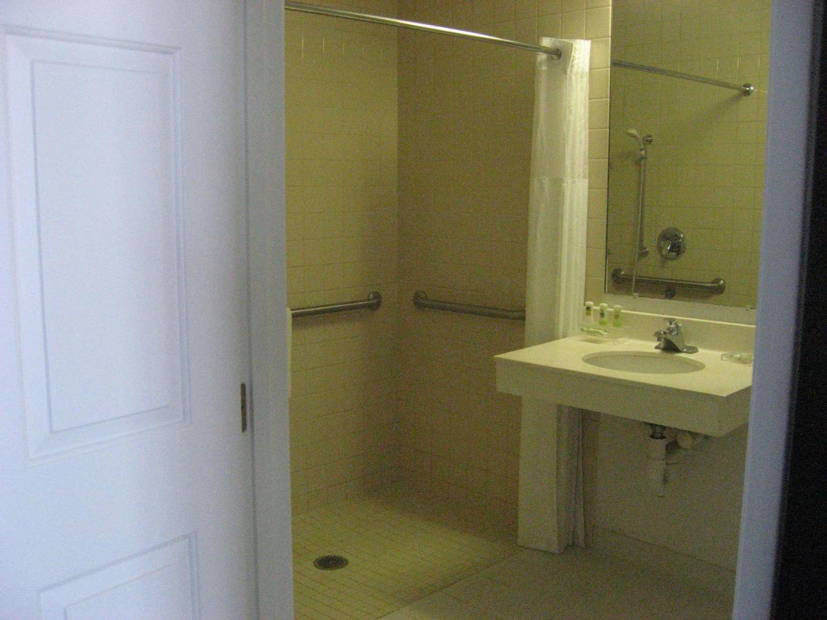 Country Inn & Suites By Radisson, Wausau, Wi Schofield Номер фото