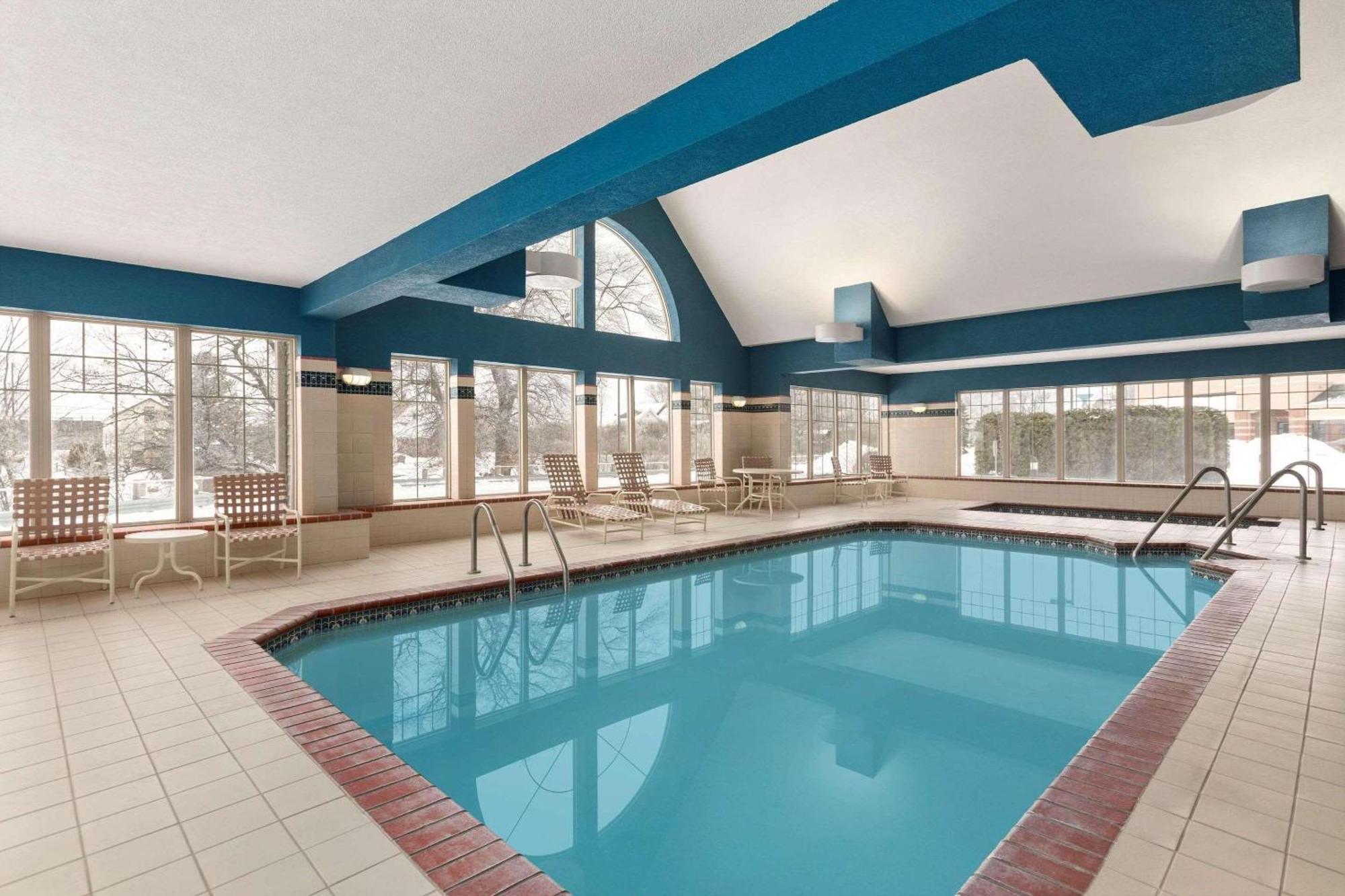 Country Inn & Suites By Radisson, Wausau, Wi Schofield Экстерьер фото